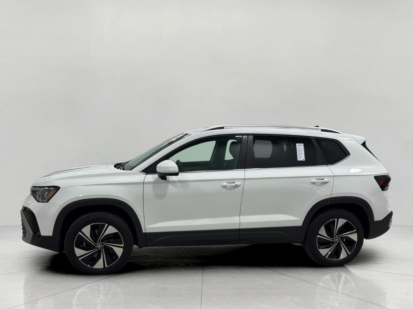 2025 Volkswagen Taos SE 4MOTION