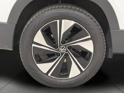 2025 Volkswagen Taos SE 4MOTION