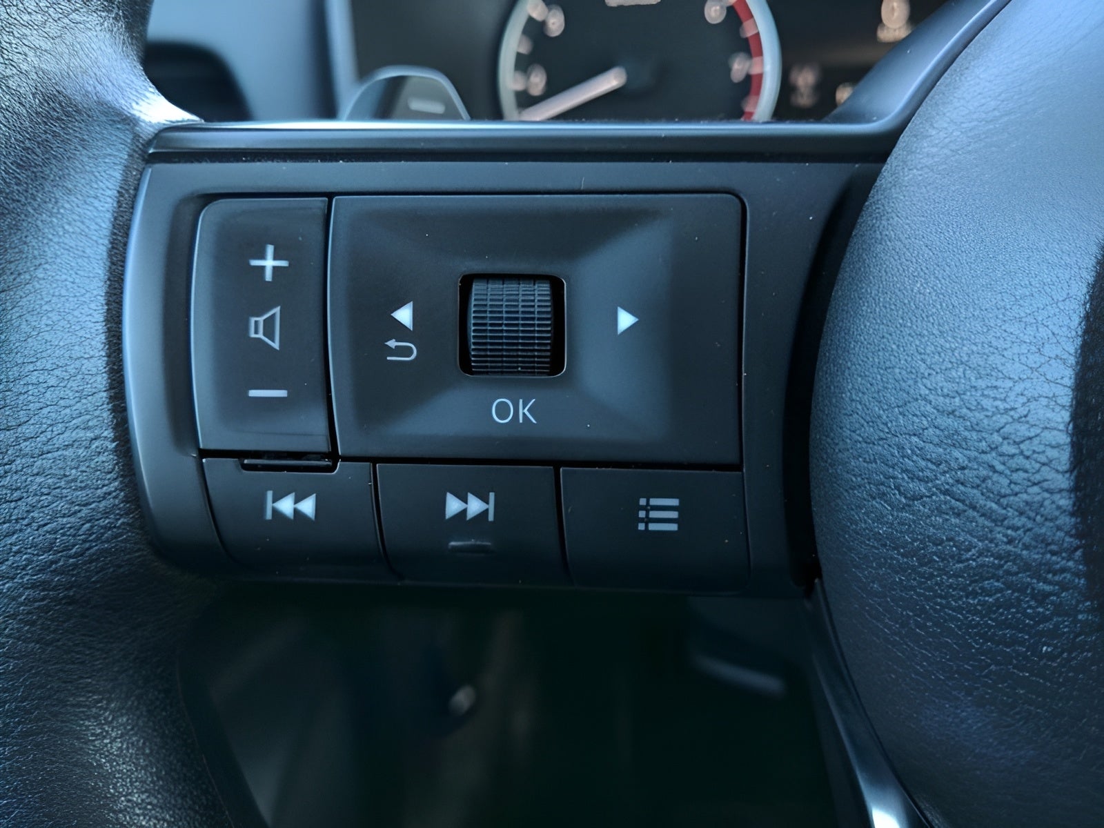 2024 Nissan Rogue AWD SV