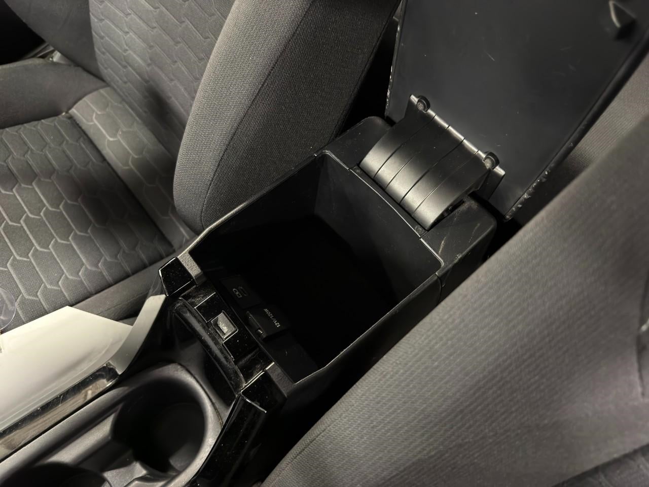 2022 Toyota Corolla Hatchback SE Manual