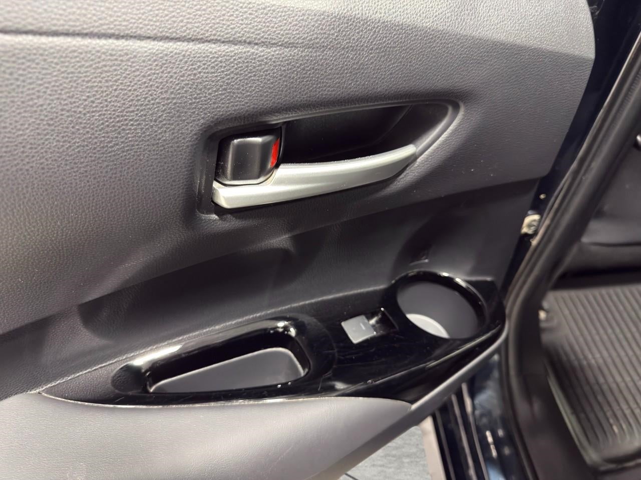 2022 Toyota Corolla Hatchback SE Manual