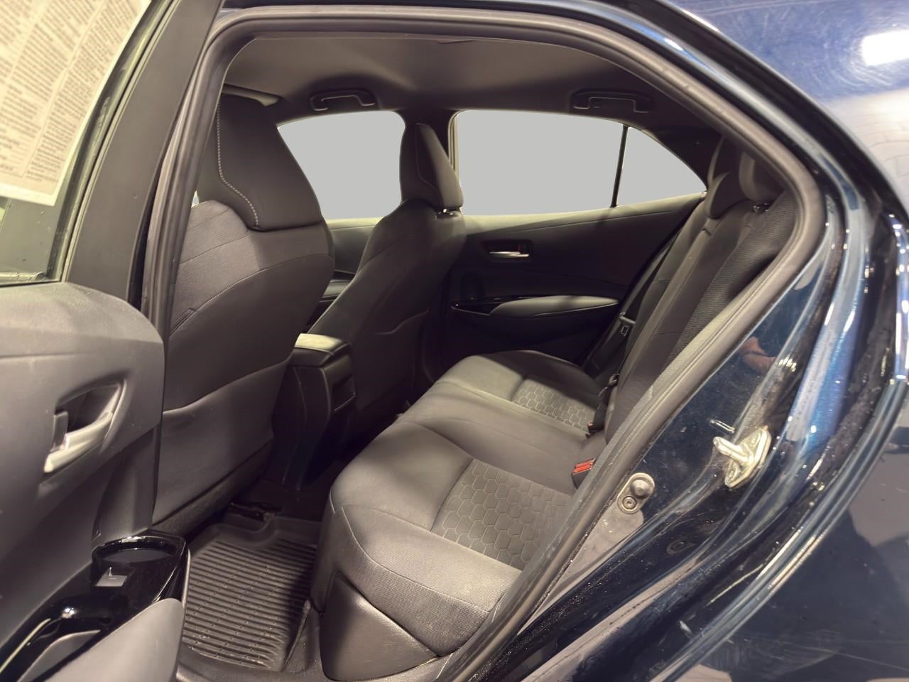 2022 Toyota Corolla Hatchback SE Manual