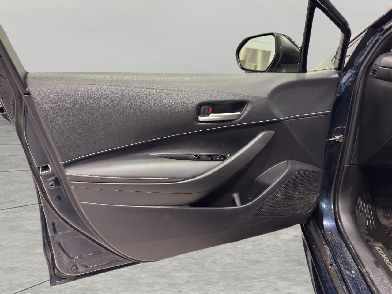 2022 Toyota Corolla Hatchback SE Manual