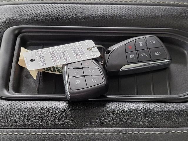 2023 Chevrolet Suburban 4WD 4dr Premier