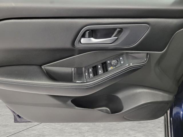 2025 Nissan Rogue AWD SV