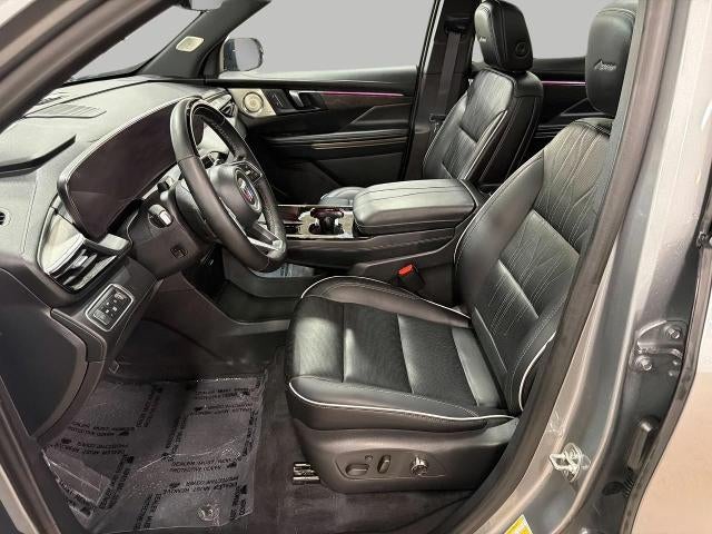 2025 Buick Enclave 4dr Avenir