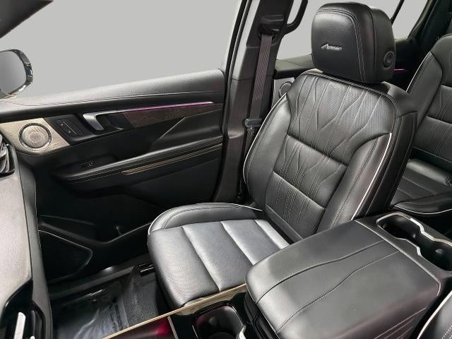 2025 Buick Enclave 4dr Avenir