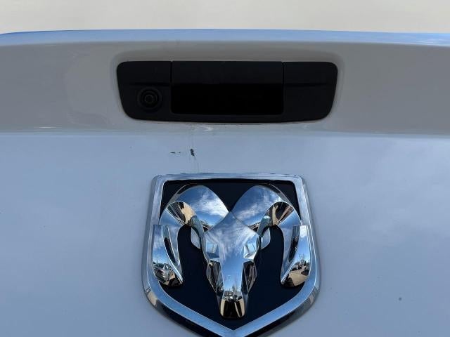 2019 RAM 1500 Classic CREW CAB
