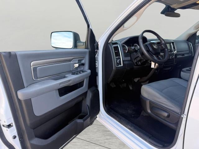 2019 RAM 1500 Classic CREW CAB
