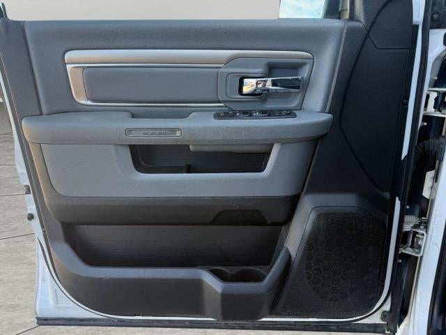 2019 RAM 1500 Classic CREW CAB