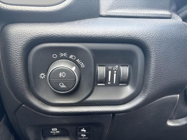 2019 RAM 1500 Big Horn/Lone Star Crew Cab 4x4 5'7" Box