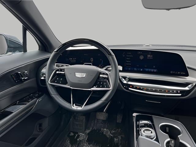 2025 Cadillac LYRIQ Luxury 3