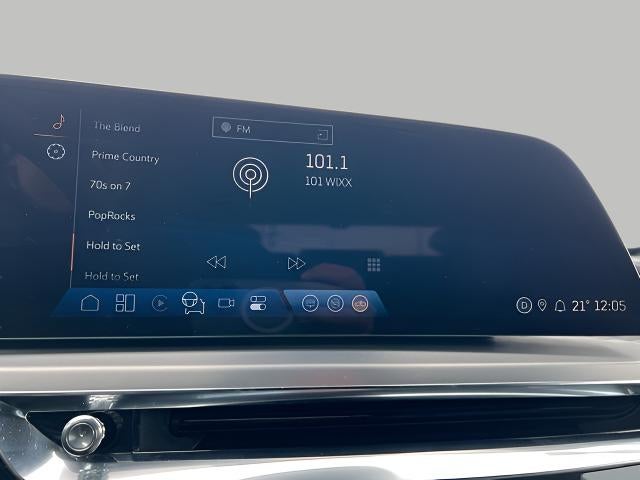 2025 Cadillac LYRIQ Luxury 3