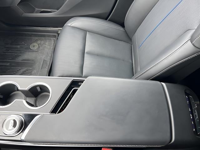 2025 Cadillac LYRIQ Luxury 3