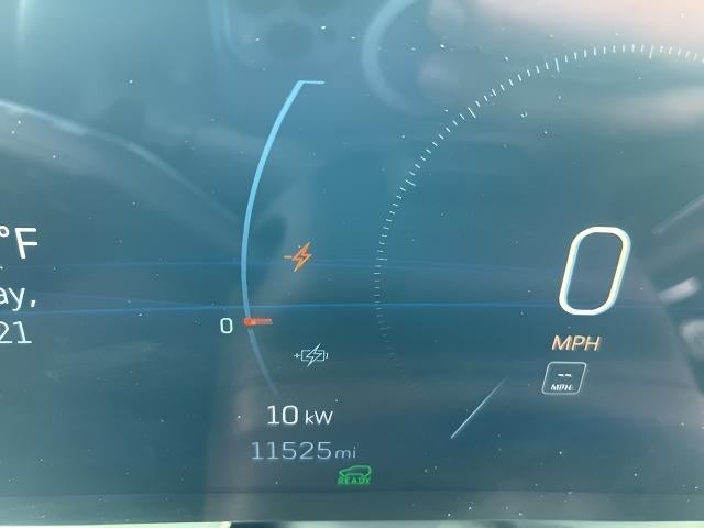 2025 Cadillac LYRIQ Luxury 3