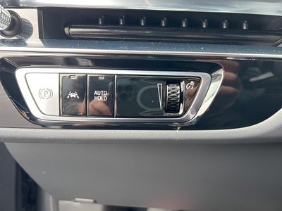 2025 Cadillac LYRIQ Luxury 3