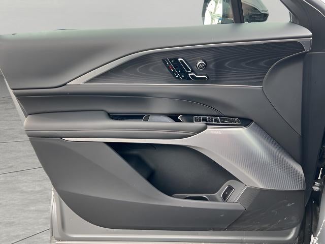 2025 Cadillac LYRIQ Luxury 3