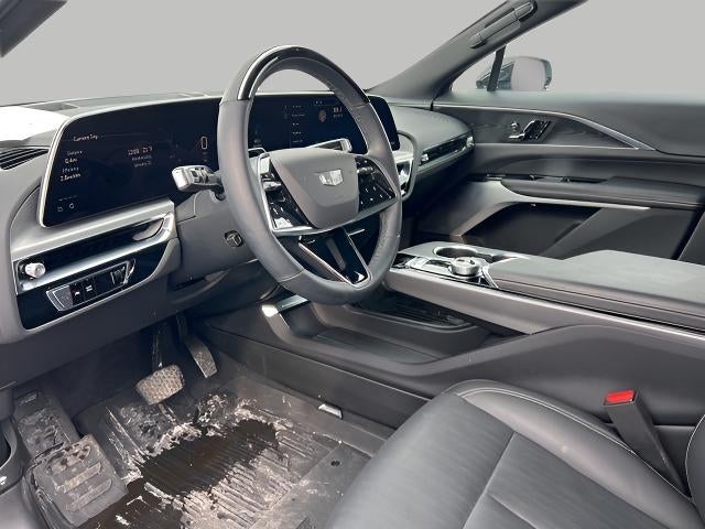 2025 Cadillac LYRIQ Luxury 3