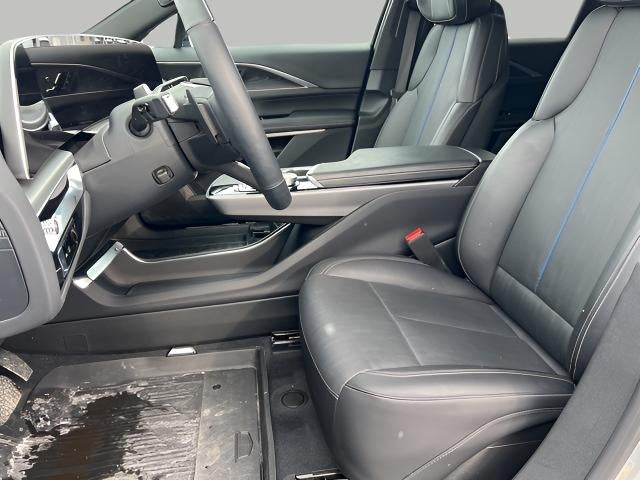 2025 Cadillac LYRIQ Luxury 3
