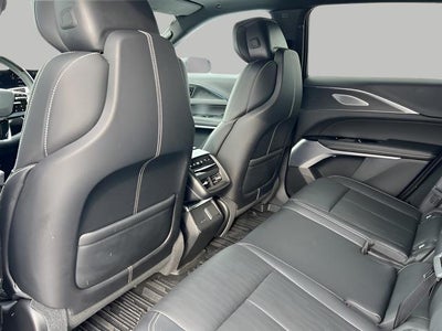 2025 Cadillac LYRIQ Luxury 3