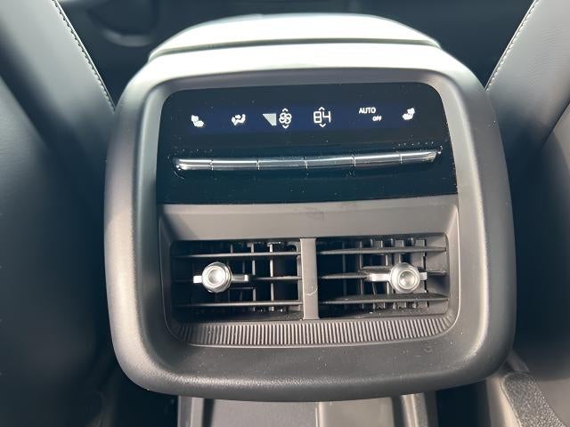 2025 Cadillac LYRIQ Luxury 3