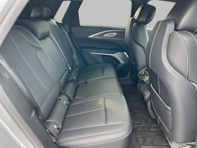 2025 Cadillac LYRIQ Luxury 3