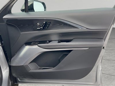 2025 Cadillac LYRIQ Luxury 3