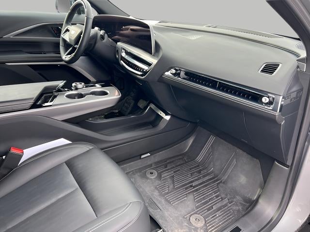 2025 Cadillac LYRIQ Luxury 3