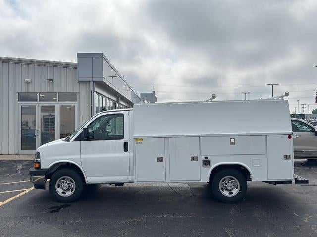 2026 Chevrolet Express Cutaway 3500 Base