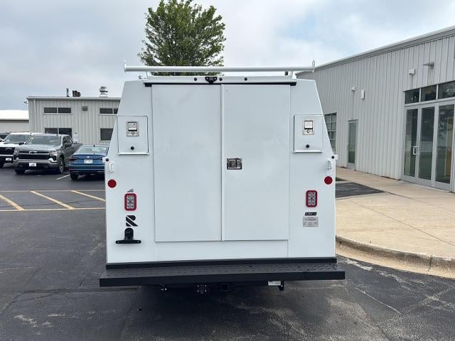 2026 Chevrolet Express Cutaway 3500 Base