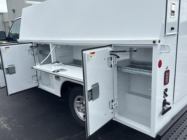 2026 Chevrolet Express Cutaway 3500 Base