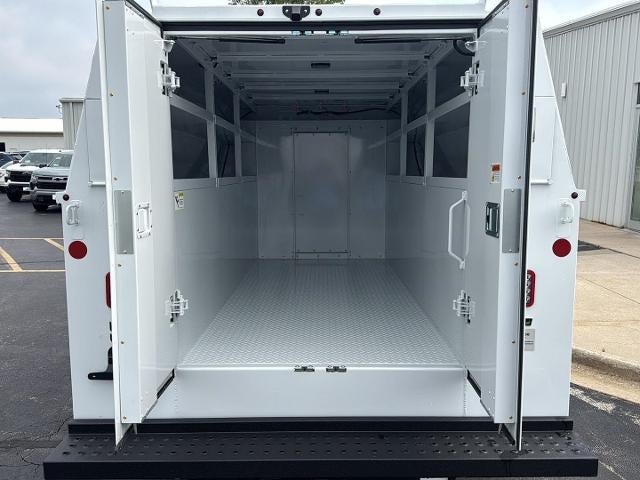 2026 Chevrolet Express Cutaway 3500 Base