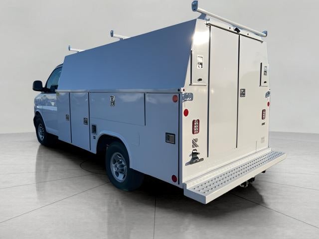2025 Chevrolet Express Cutaway 3500 Base