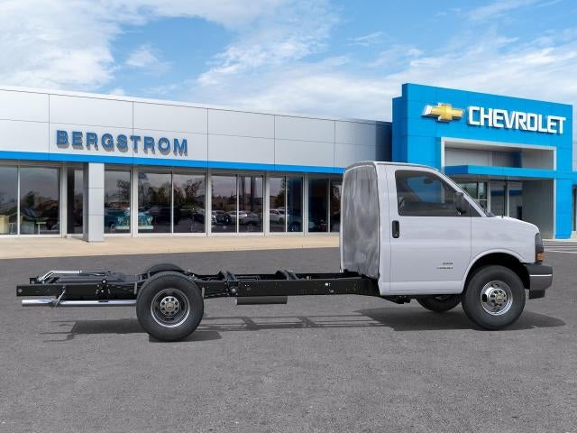 2026 Chevrolet Express Cutaway 3500 Base