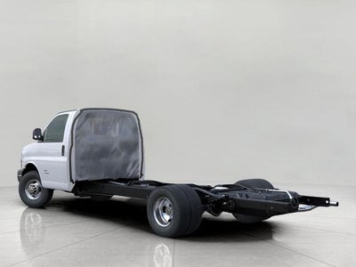 2025 Chevrolet Express Cutaway 3500 Base
