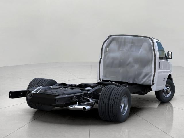 2025 Chevrolet Express Cutaway 3500 Base