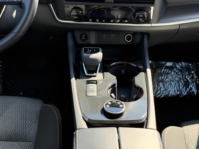 2025 Nissan Rogue AWD SV