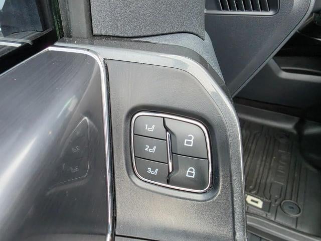 2022 Ford F-150 LARIAT 4WD SuperCrew 5.5' Box