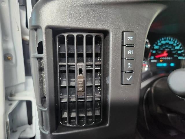 2025 Chevrolet Express Passenger 3500 RWD 3500 155 LT **15-PASSENGER SEATING**CRUSIE CONTROL**REMOTE KEYLESS ENTRY**