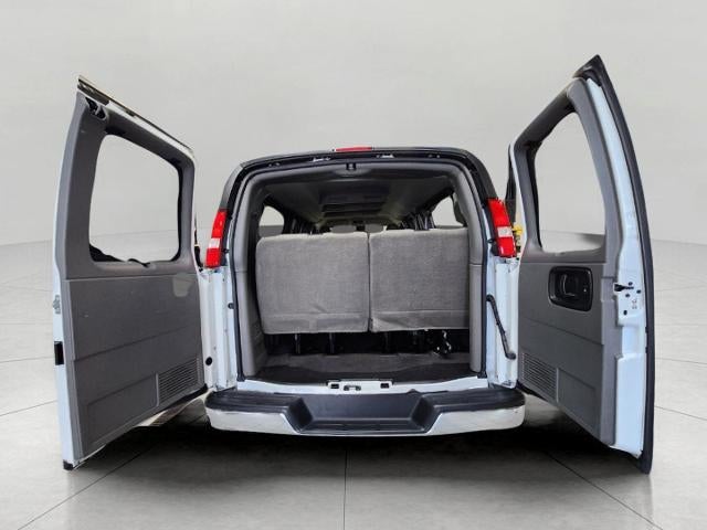 2025 Chevrolet Express Passenger 3500 RWD 3500 155 LT **15-PASSENGER SEATING**CRUSIE CONTROL**REMOTE KEYLESS ENTRY**