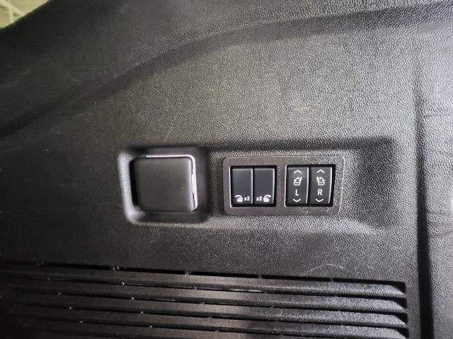 2025 GMC Yukon XL 4WD 4DR DENALI **HEATED FRONT & REAR SEATS**HD SURROUND VISION**ADAPTIVE CRUISE CONTROL**