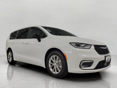 2026 Chrysler Pacifica Limited FWD