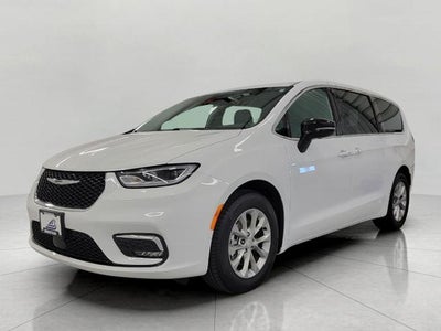 2026 Chrysler Pacifica Limited FWD