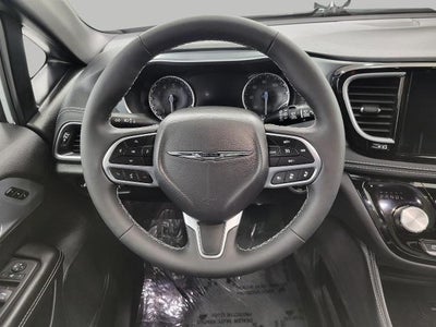 2026 Chrysler Pacifica Limited FWD