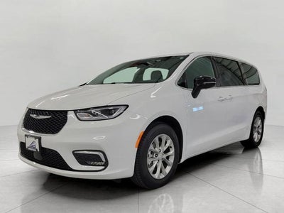 2026 Chrysler Pacifica Limited FWD