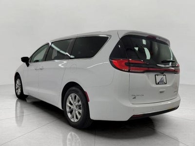 2026 Chrysler Pacifica Limited FWD