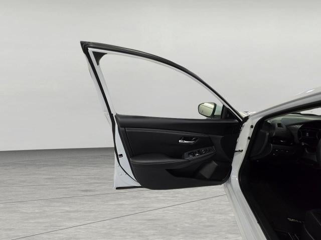 2025 Nissan Sentra SV CVT