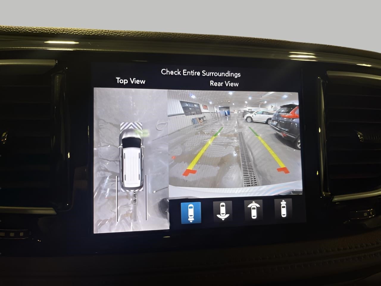 2019 Chrysler Pacifica Limited FWD