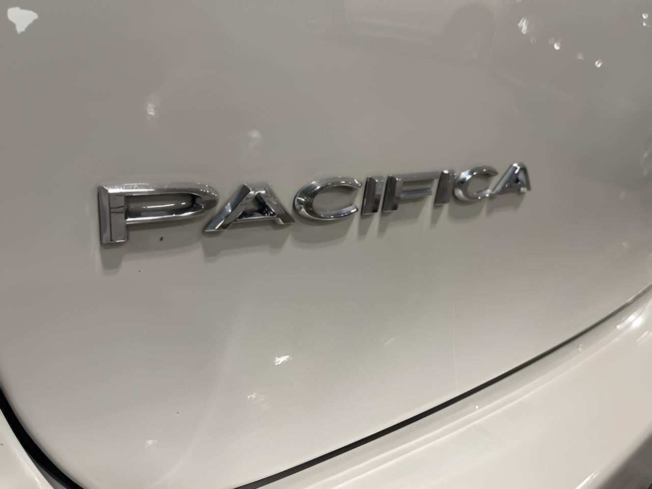 2019 Chrysler Pacifica Limited FWD