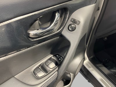 2016 Nissan Rogue FWD 4dr SL